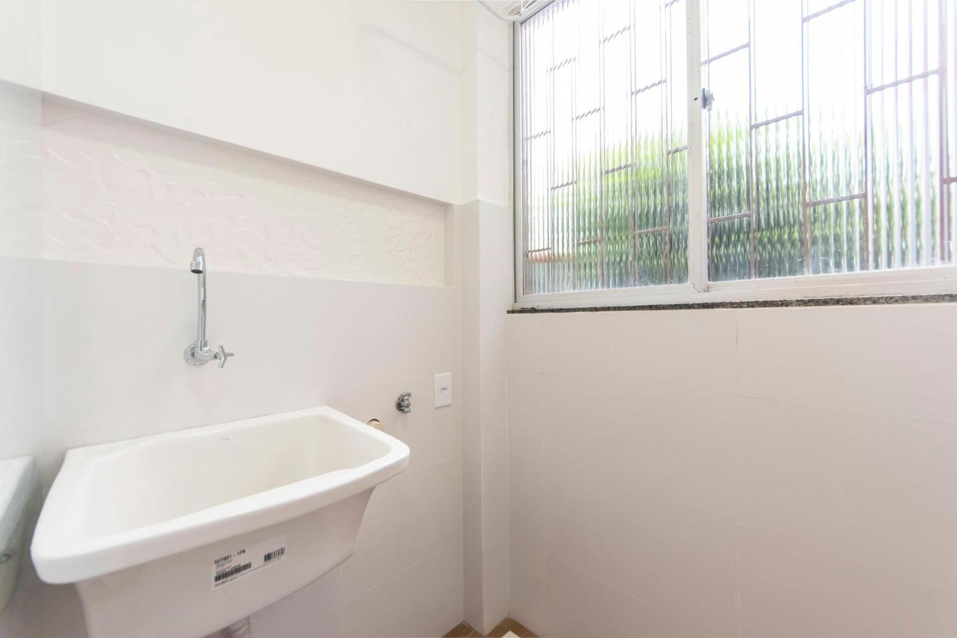 Apto Moderno Prox. Ao Shopping Romana Mu0044 Apartamento Florianopolis